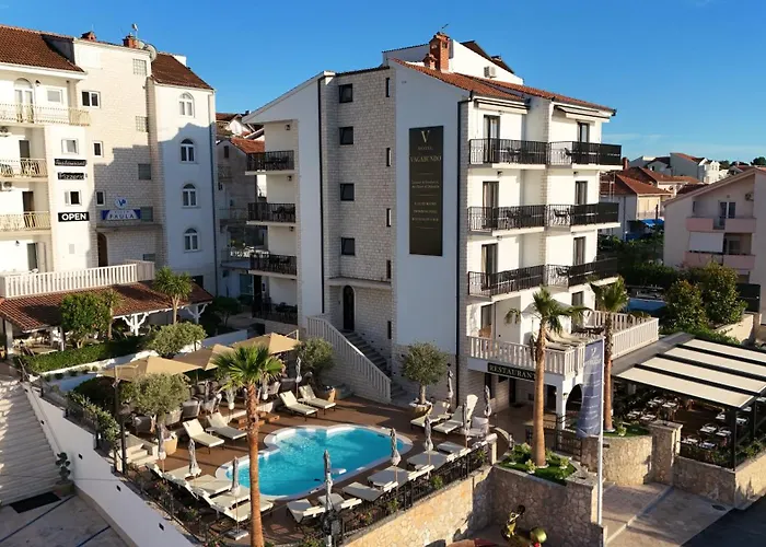 Hotel Vagabundo - Heated Pool , Stunning View & Breakfast